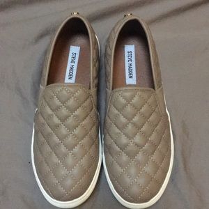Taupe Steve Madden slide on